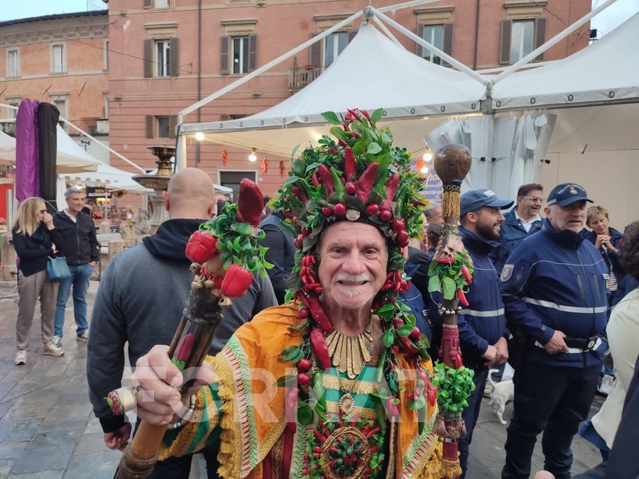 Peperoncino e medicina tra padri e padrini