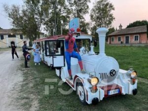 Il trenino navetta di Rulli e Cantine