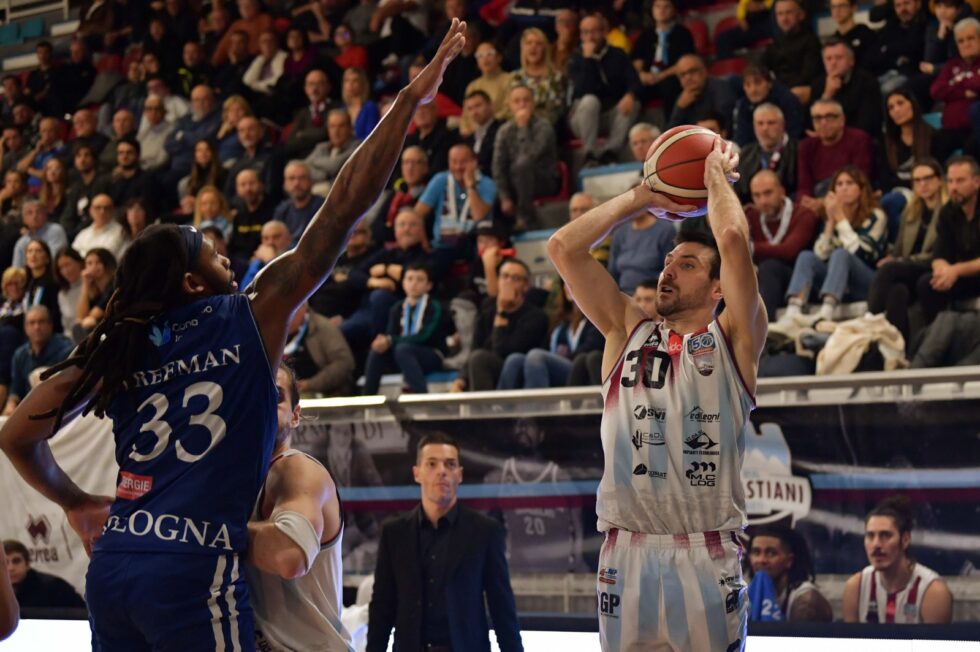 Cuore Sebastiani, batte la Fortitudo 61-60 in un match tiratissimo