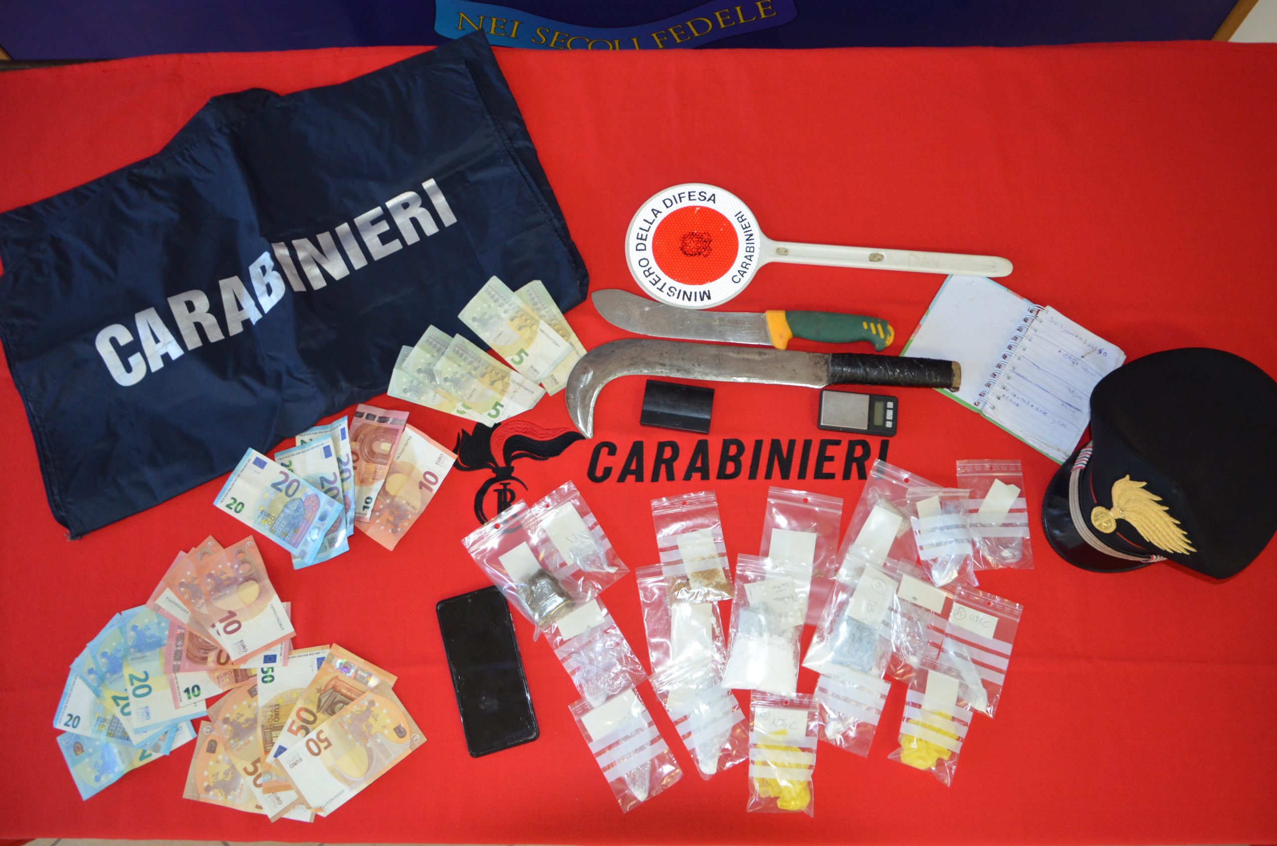 I carabinieri denunciano uno straniero per spaccio di sostanze stupefacenti