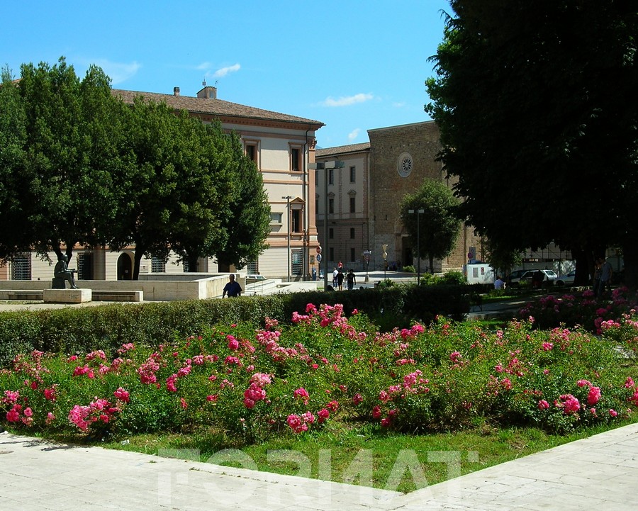 Esposto sulla situazione di degrado in cui versano le piazze Giuseppe Mazzini e Guglielmo Oberdan e le vie limitrofe
