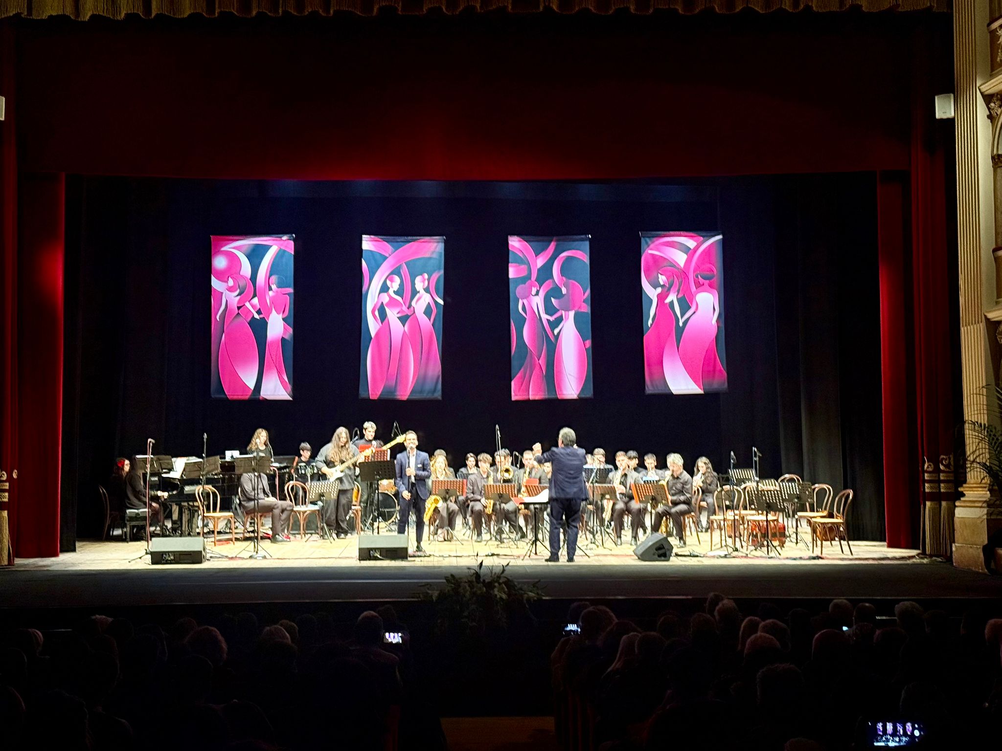 Un grande successo il concerto di beneficenza “Mai più sole: Note di Libertà”