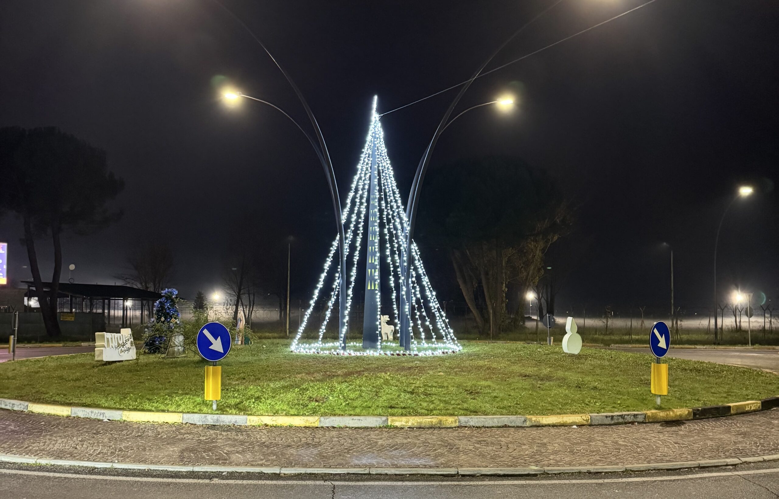 Acceso l’Albero di Natale di Quattrostrade