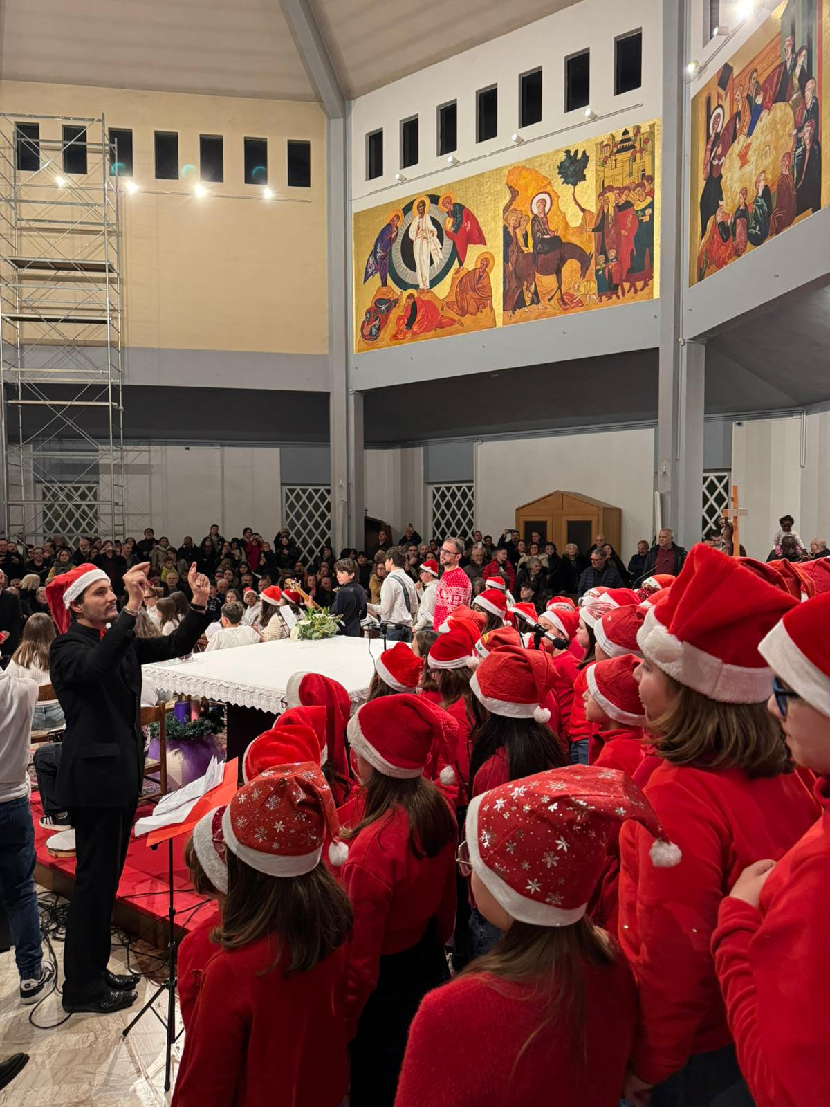 Un Natale in musica: giovani talenti incantano la Chiesa del Sacro Cuore