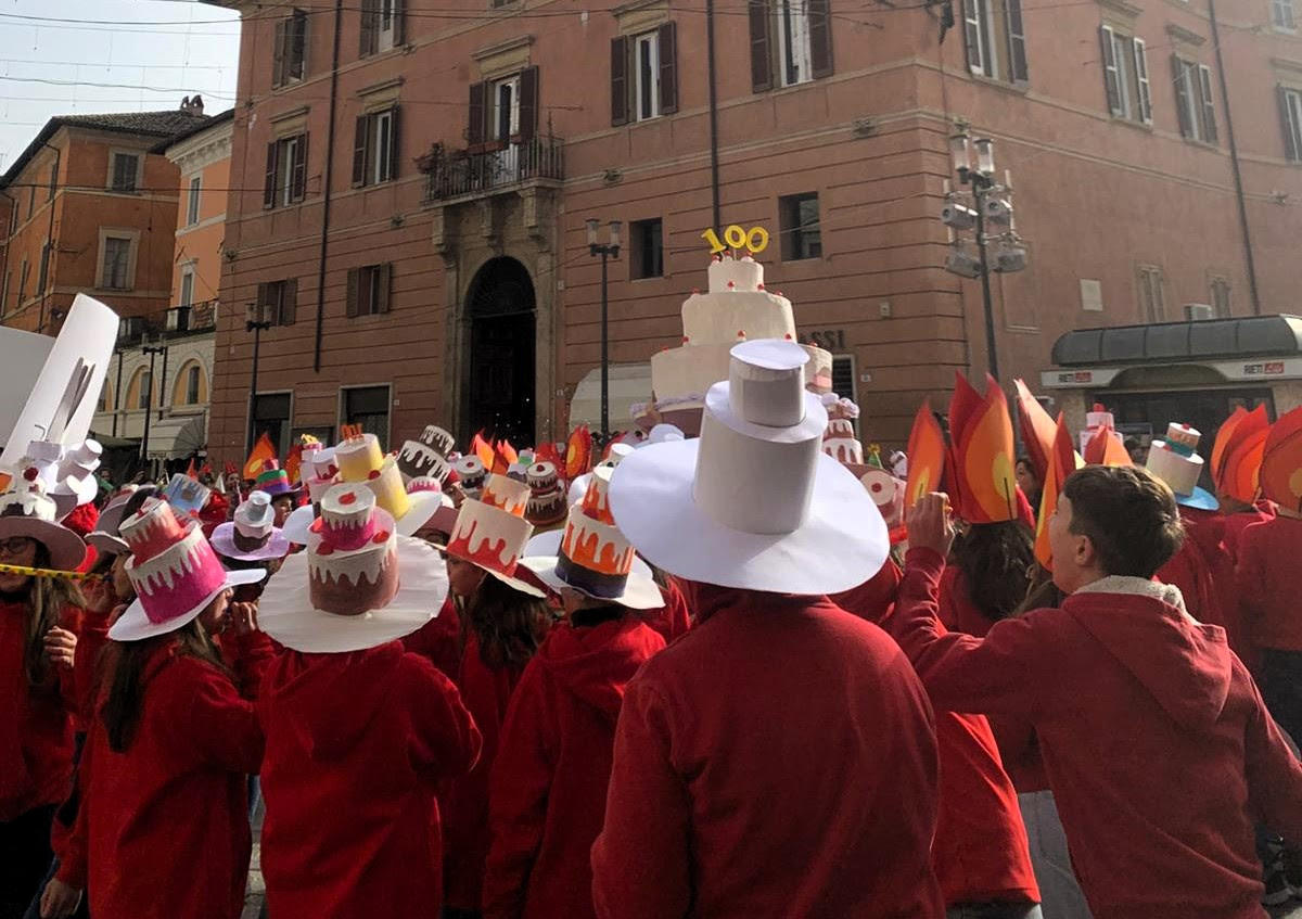 Che festa alla radio in piazza con la “Pascoli” – E stasera c’è il tributo alle emittenti reatine