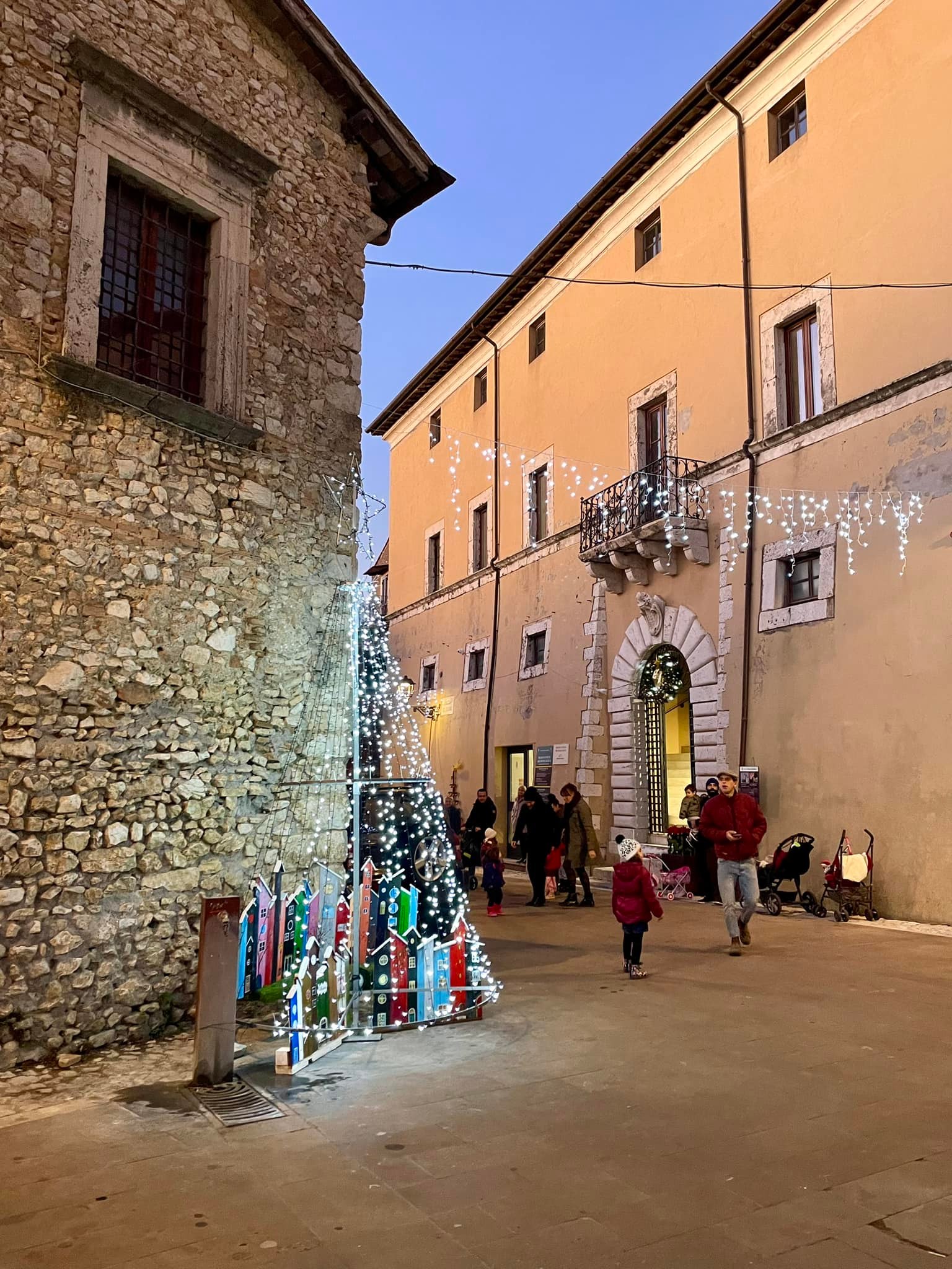 Dicembre a Fara in Sabina: Esperienze Imperdibili tra Mercatini di Natale, Visite e Concerti