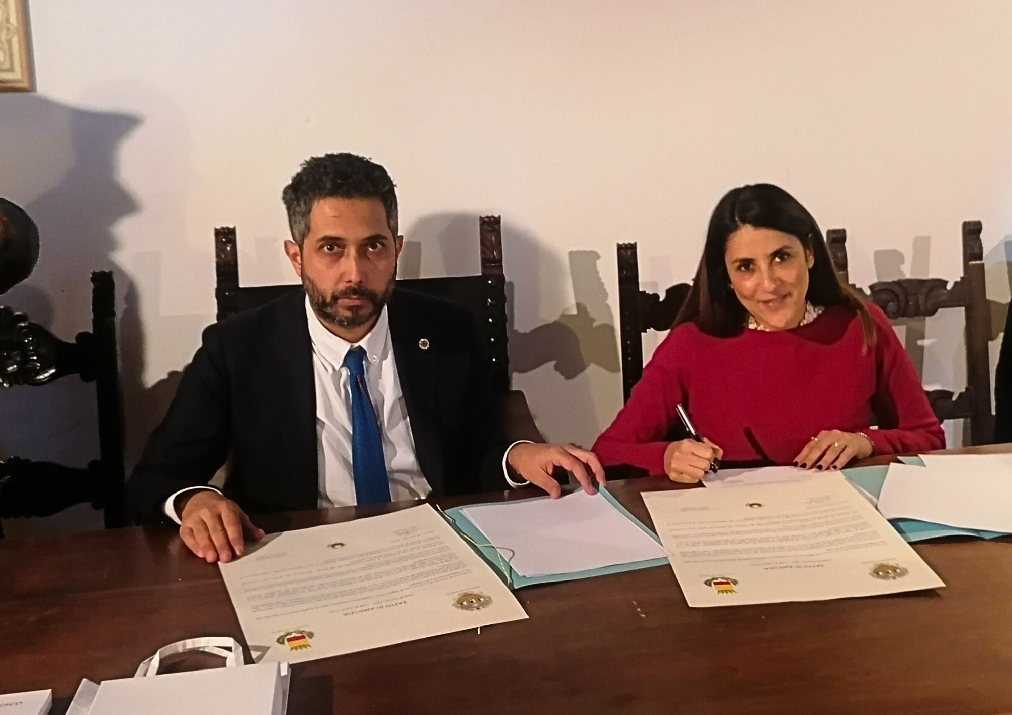 Siglato ieri tra Greccio e Napoli il Patto di Amicizia che suggella la collaborazione tra le due città legate dal Presepe e dall’arte presepiale