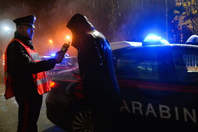 I carabinieri denunciano un uomo che rifiuta di sottoporsi all’alcol test