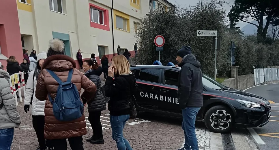 Minorenne denunciato dai carabinieri per spaccio di droga