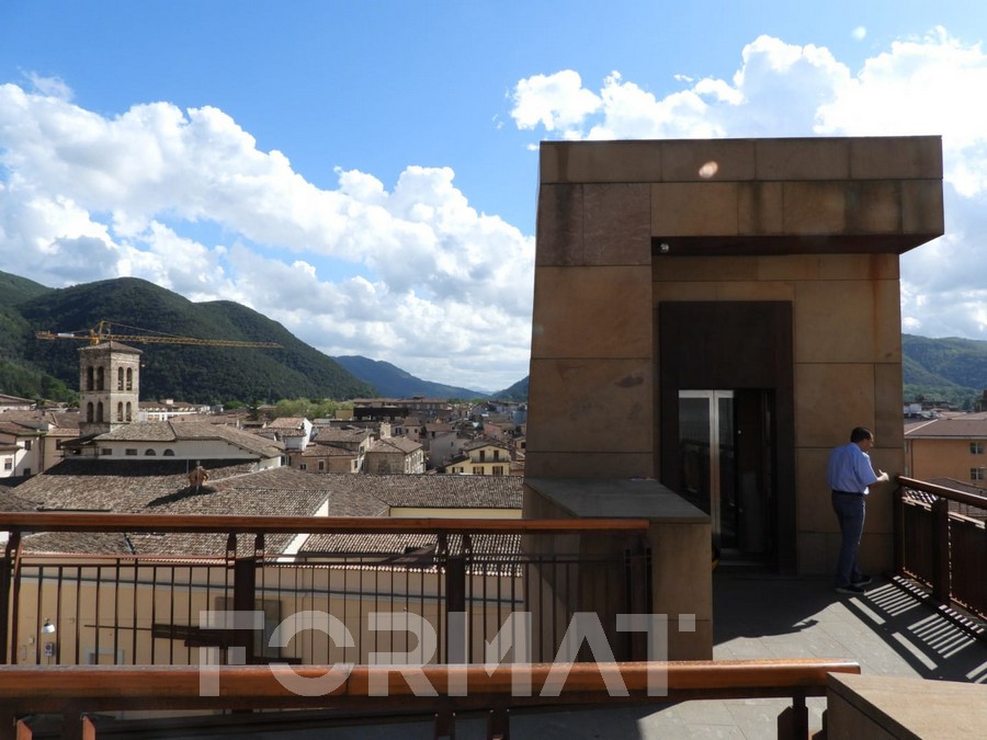 Dalle 9 di martedì 14 gennaio interrotto il traffico pedonale sotto l’arco del Vescovado: utilizzabili scale di via San Pietro Martire e ascensore