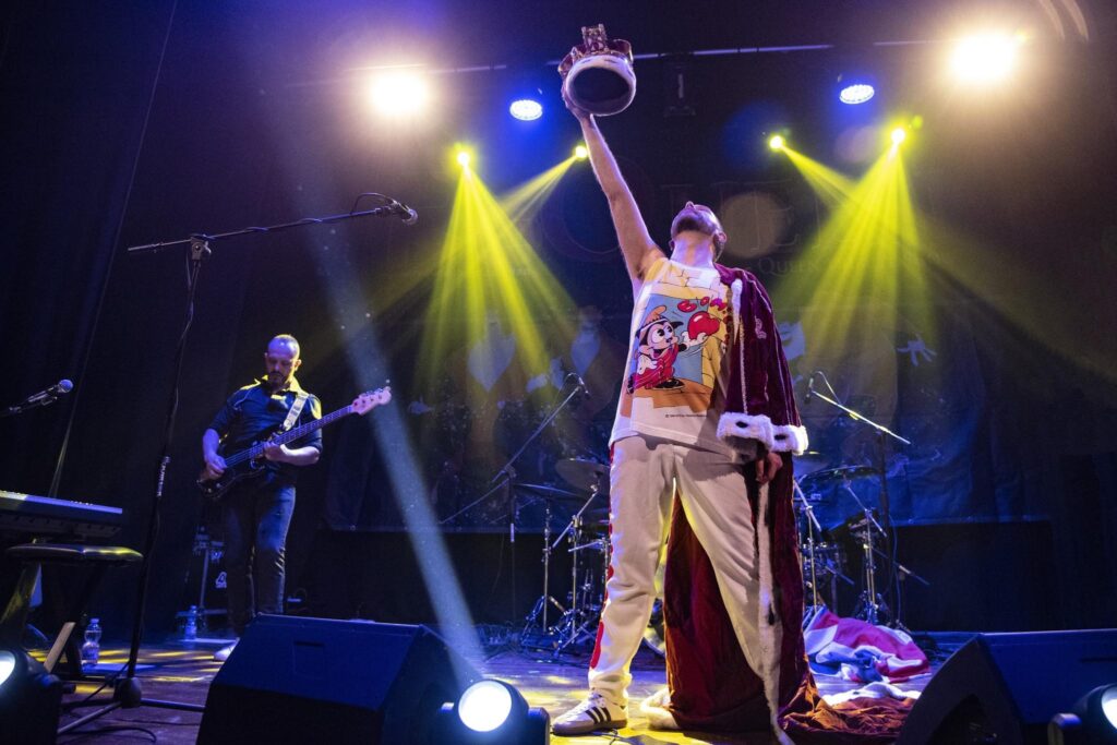 Sabato 1° febbraio al Flavio Vespasiano ReQueen, tribute band dei Queen