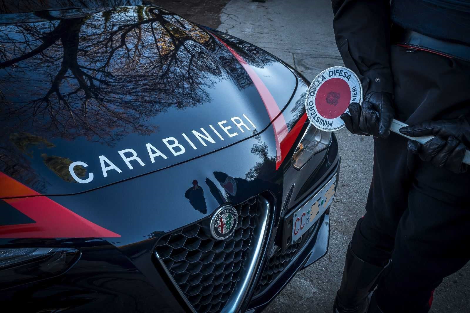 Truffa online: paga 2.500 euro per un orologio che non arriva, denunciato 35enne