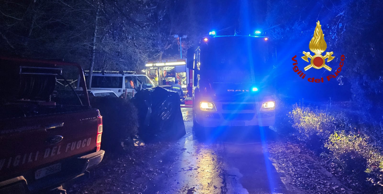 Vasto incendio in un seminterrato, intervento dei vigili del fuoco