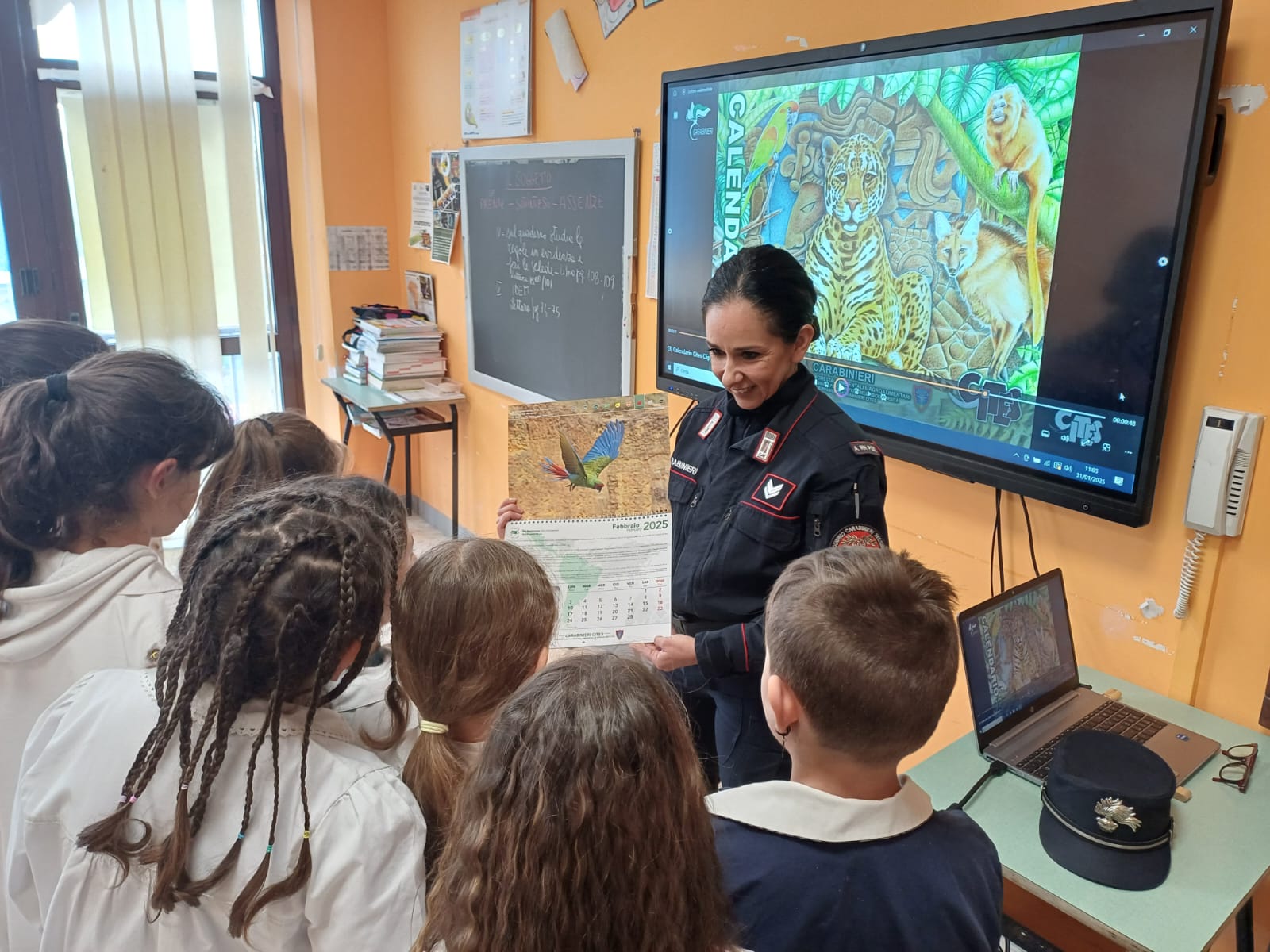 Carabinieri Forestale: nelle scuole con il calendario cites 2025 dedicato al Sud America