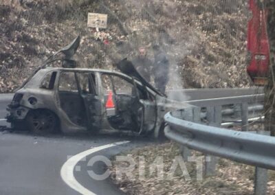 Auto in fiamme 2 ph R. Fagiani02