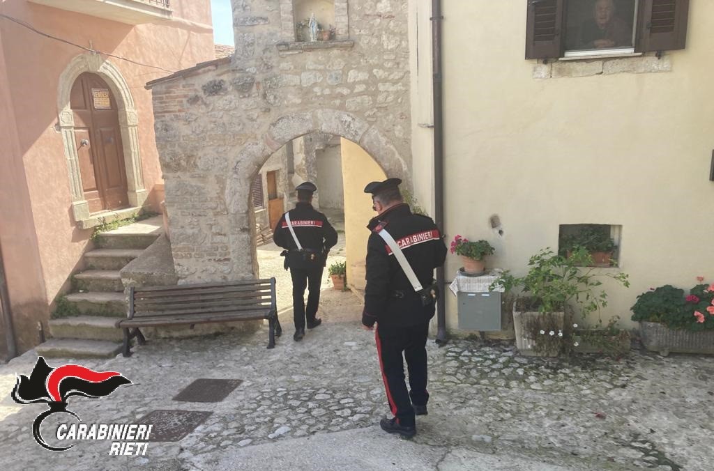 Fatture false e conti occultati: 54enne ai domiciliari per evasione fiscale