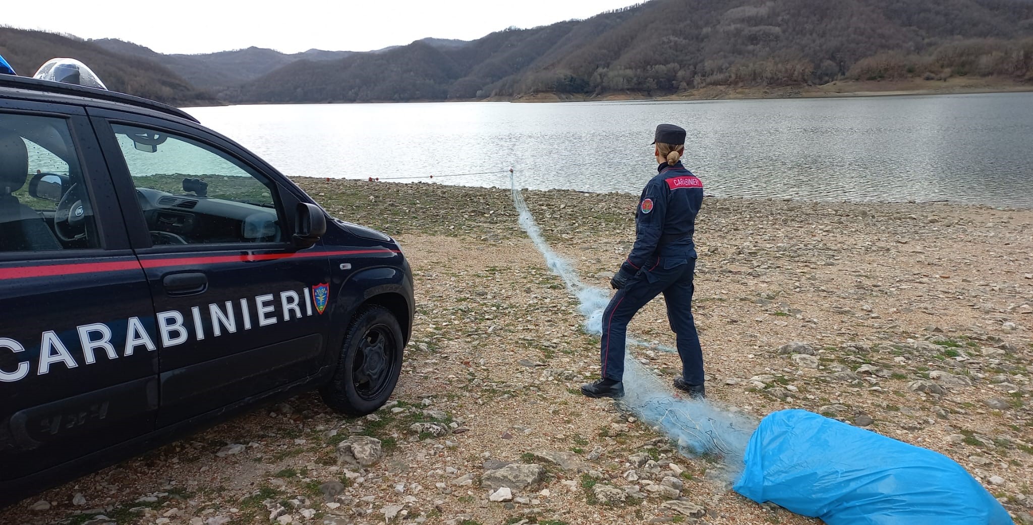 Bracconaggio ittico al Lago del Salto: pescatore professionista denunciato per cattura illegale di lucci
