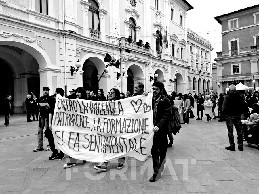 ‘L’otto per tuttə. Corpə liberə in marcia’: il corteo per le rivendicazioni fondamentali
