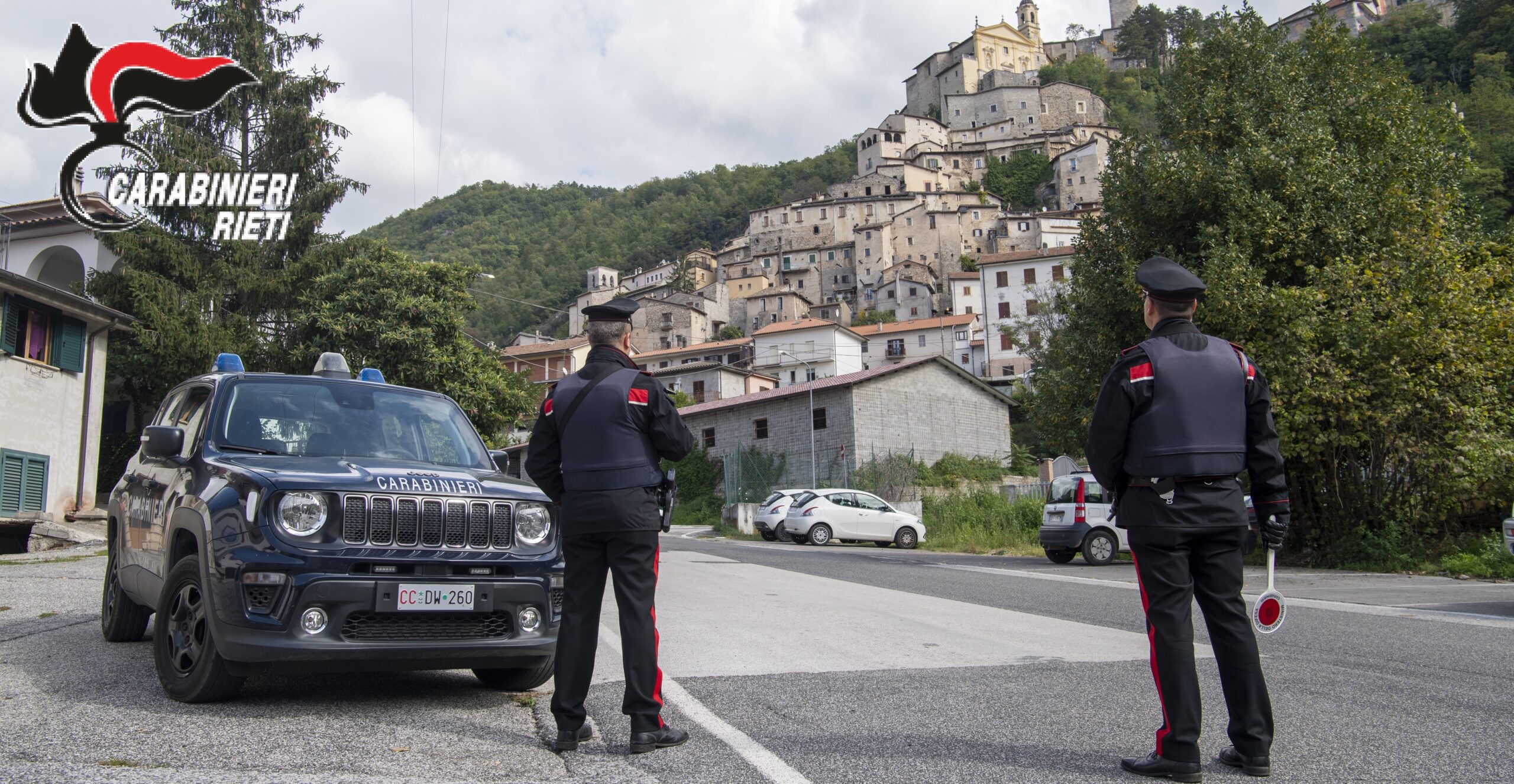 Evade dai domiciliari per una sosta in tabaccheria: giovane arrestato