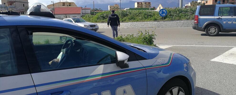 Rissa in una scuola: 13 giovani denunciati