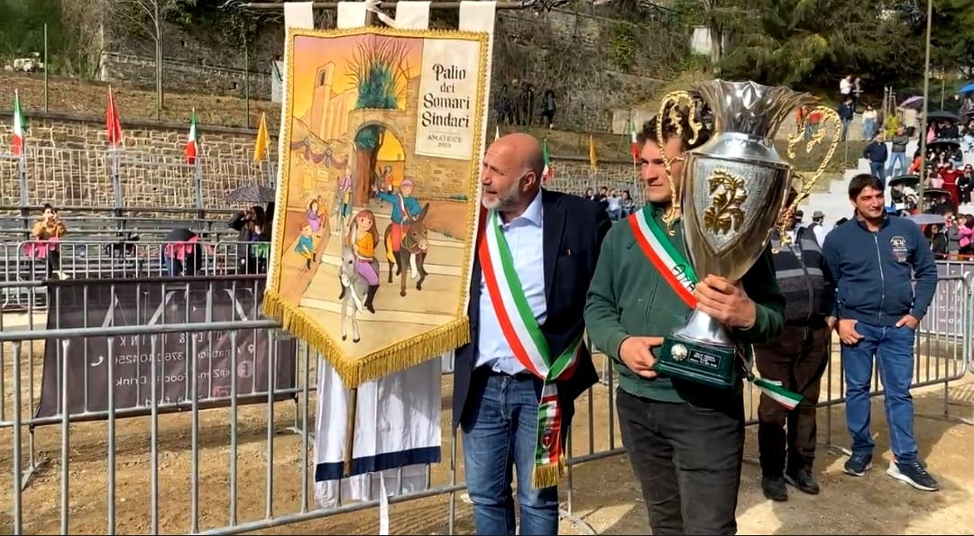 Palio dei Somari Sindaci, Amatrice fa il bis: vince corsa e Dama
