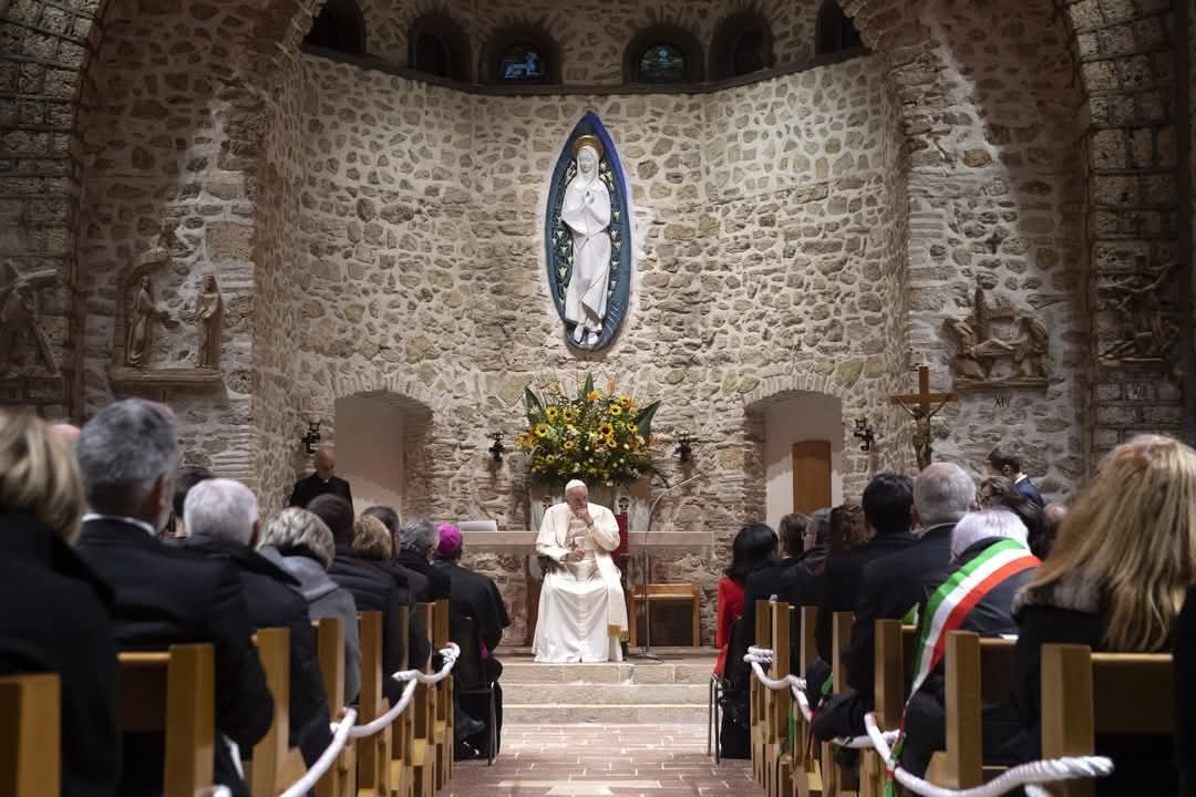 I funerali della riforma: l’ultimo gesto di Francesco