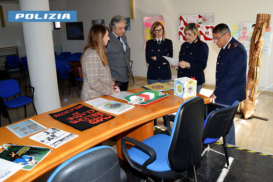 “PretenDiamo Legalità”, progetto della Polizia di Stato nelle scuole reatine: i vincitori