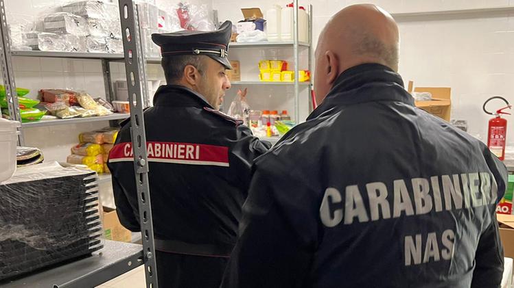 Controlli Nas nella provincia di Rieti: sospese quattro attività per gravi carenze igienico-sanitarie e sequestrati 70 kg di alimenti