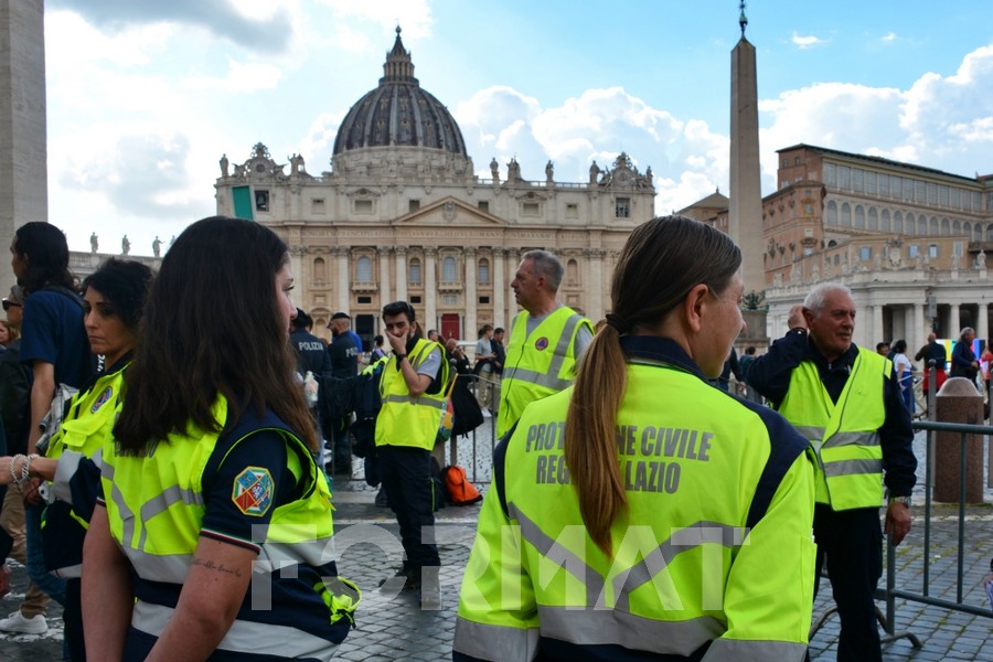 Intronizzazione Papa Leone,  impiegati più di 300 volontari Protezione Civile intorno Piazza San Pietro