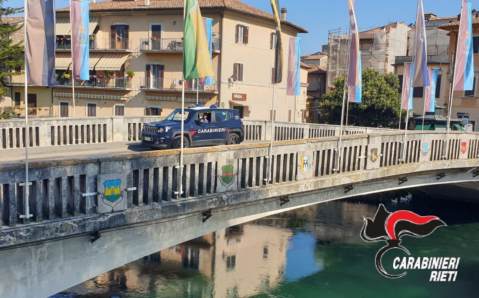 30enne denunciato per furto: riconosciuto mentre guidava la bici sottratta all’ex