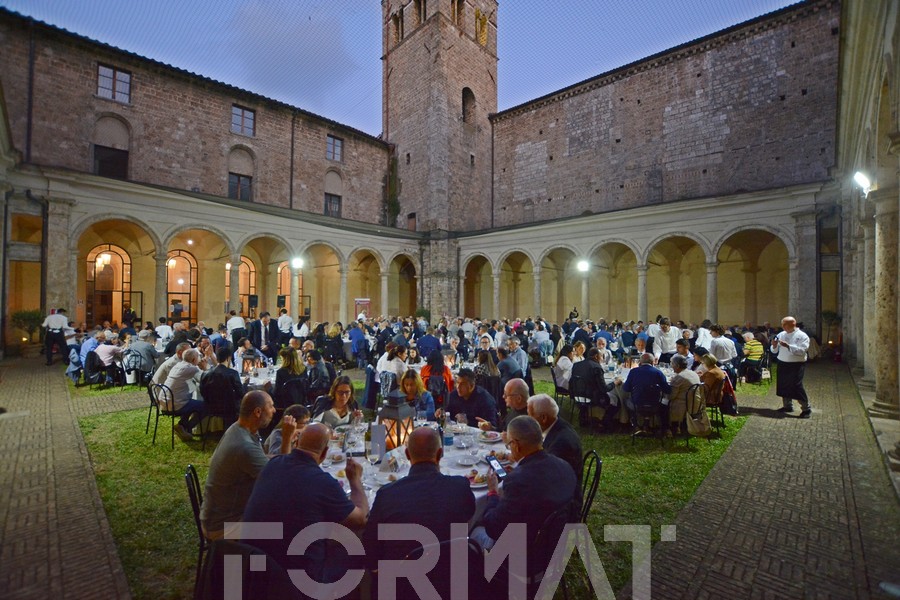 Cena del Portatore: posti esauriti. Rispondono in 250