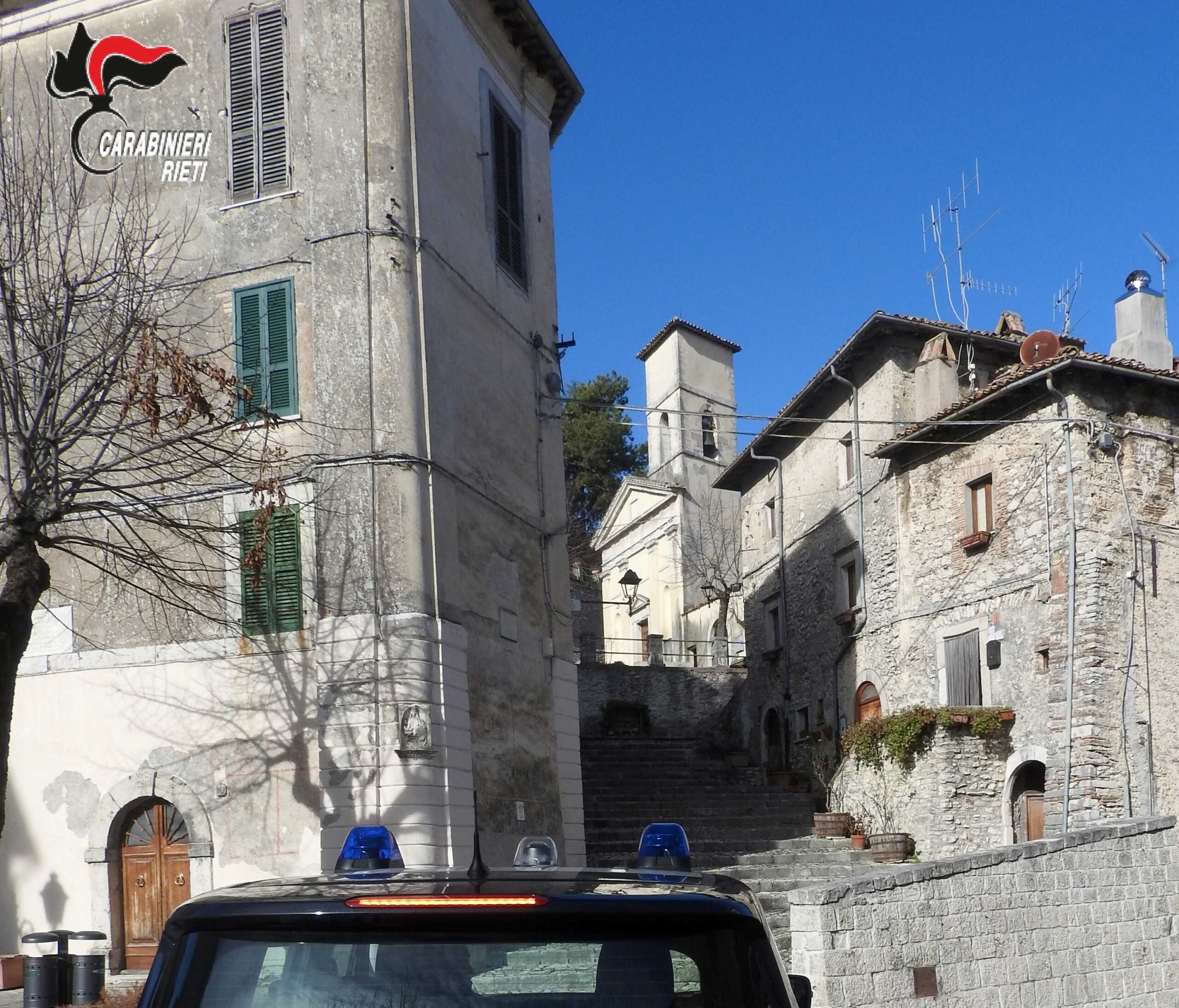 Aggredisce la moglie sotto gli occhi dei figli: arrestato per maltrattamenti in famiglia