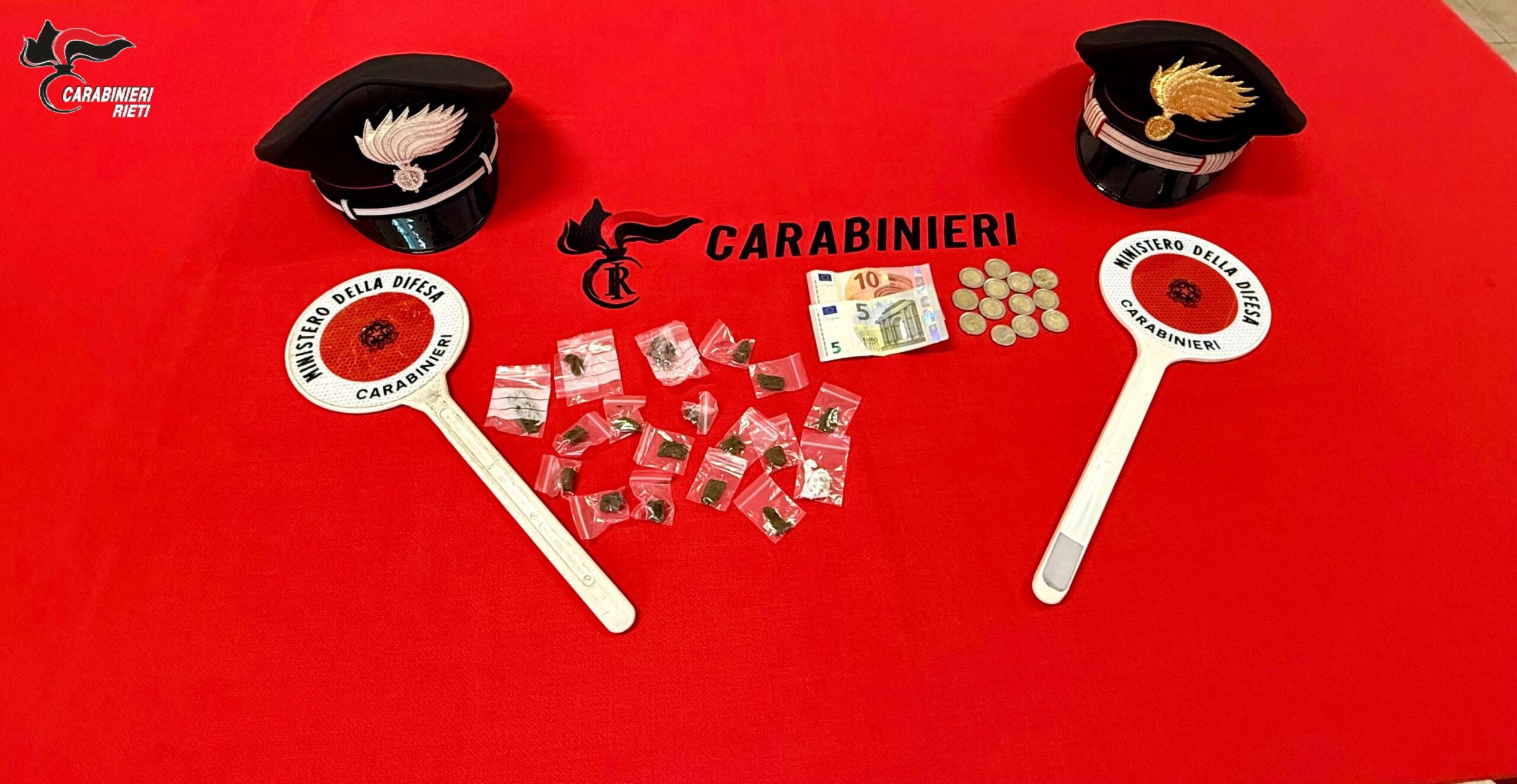 Minorenne arrestato per spaccio di hashish: sequestrati droga e contanti