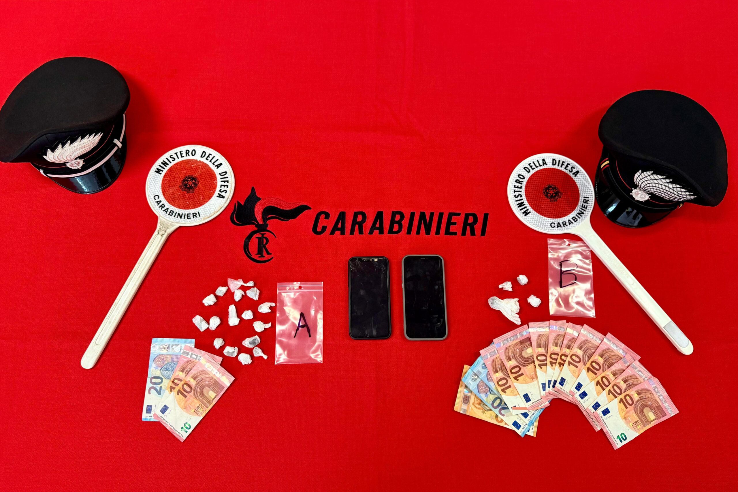 Due minorenni denunciati per spaccio: sequestrate 20 dosi di hashish