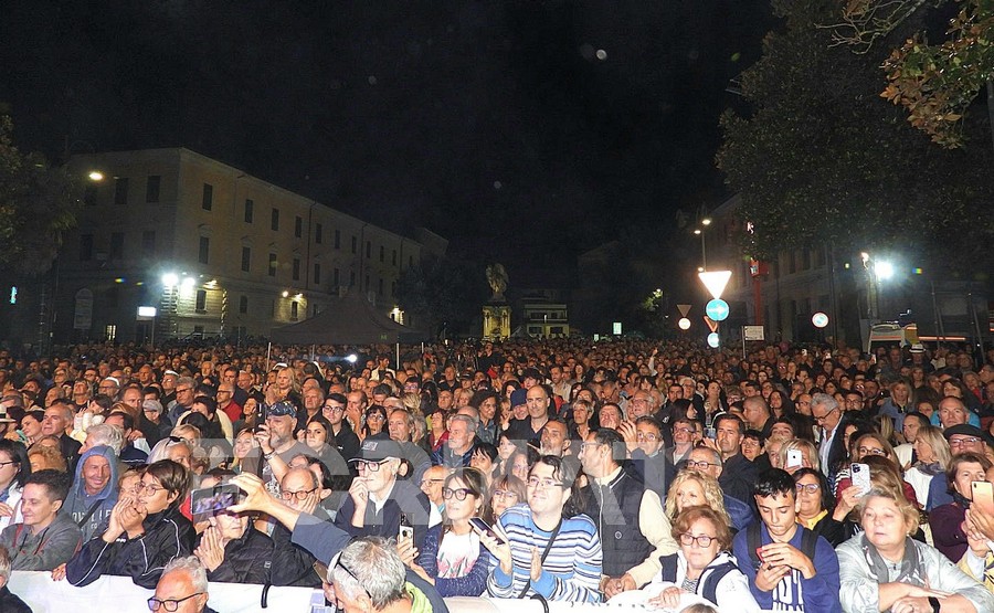 Fiera del Peperoncino 2025: tutti gli artisti che infiammeranno Piazza Mazzini
