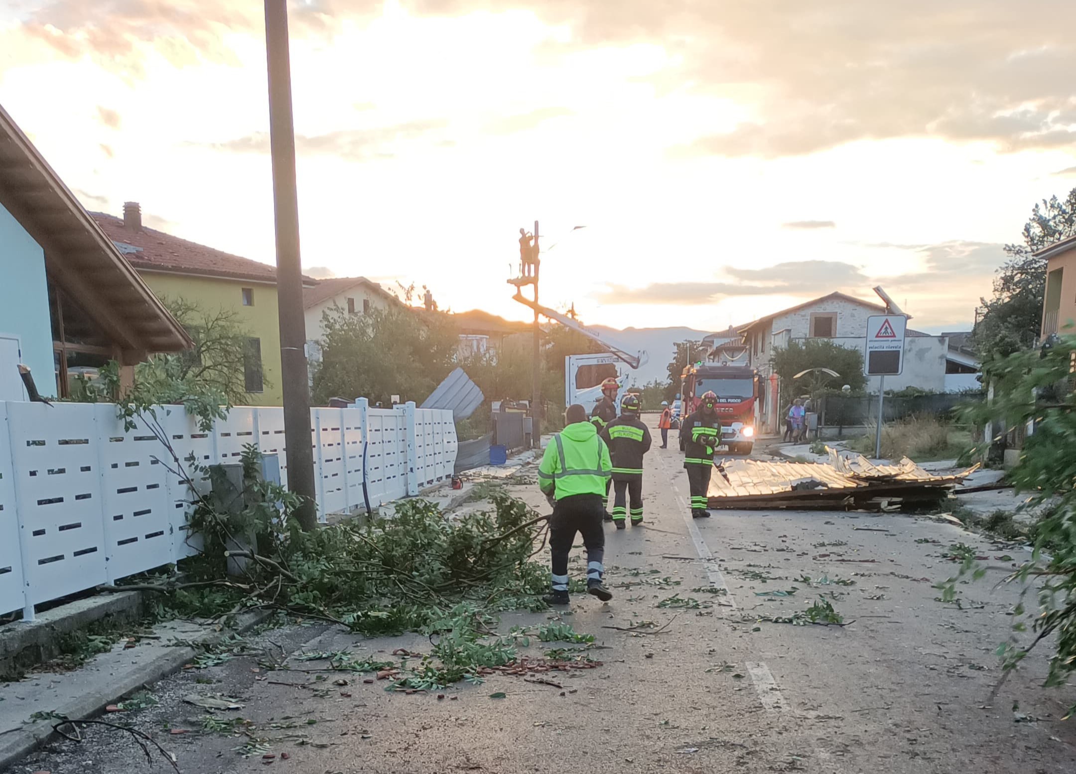 Maltempo: quattro squadre Asm impegnate dalle prime ore del mattino, in particolar modo nella zona di Piani Poggio Fidoni/Via Tancia