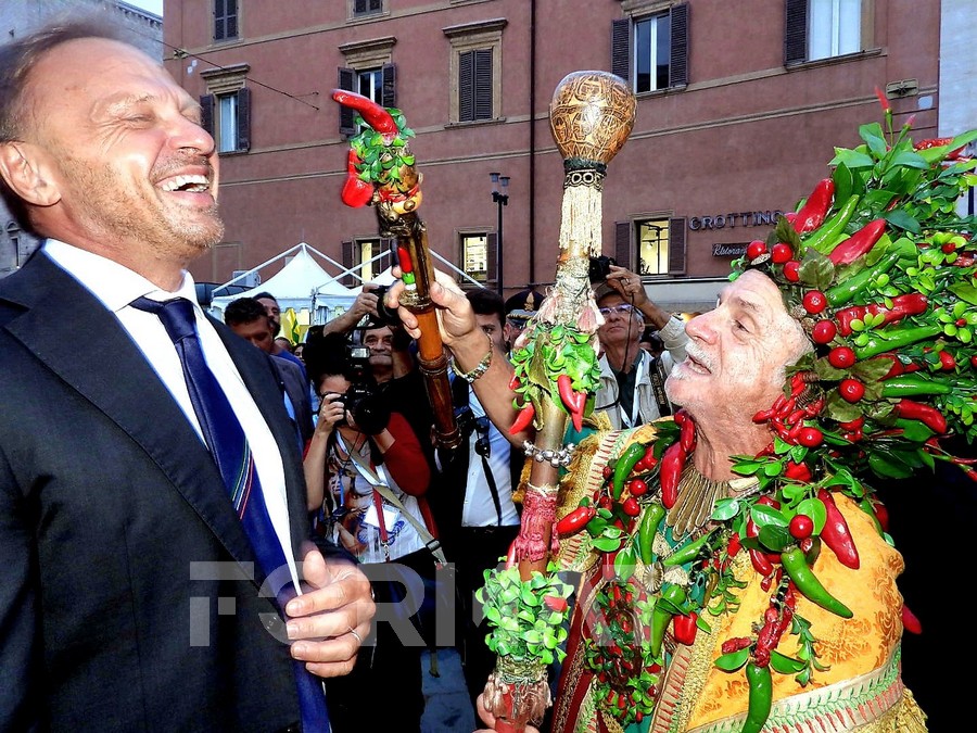 Rieti capitale del piccante (e del potere): il peperoncino fa miracoli
