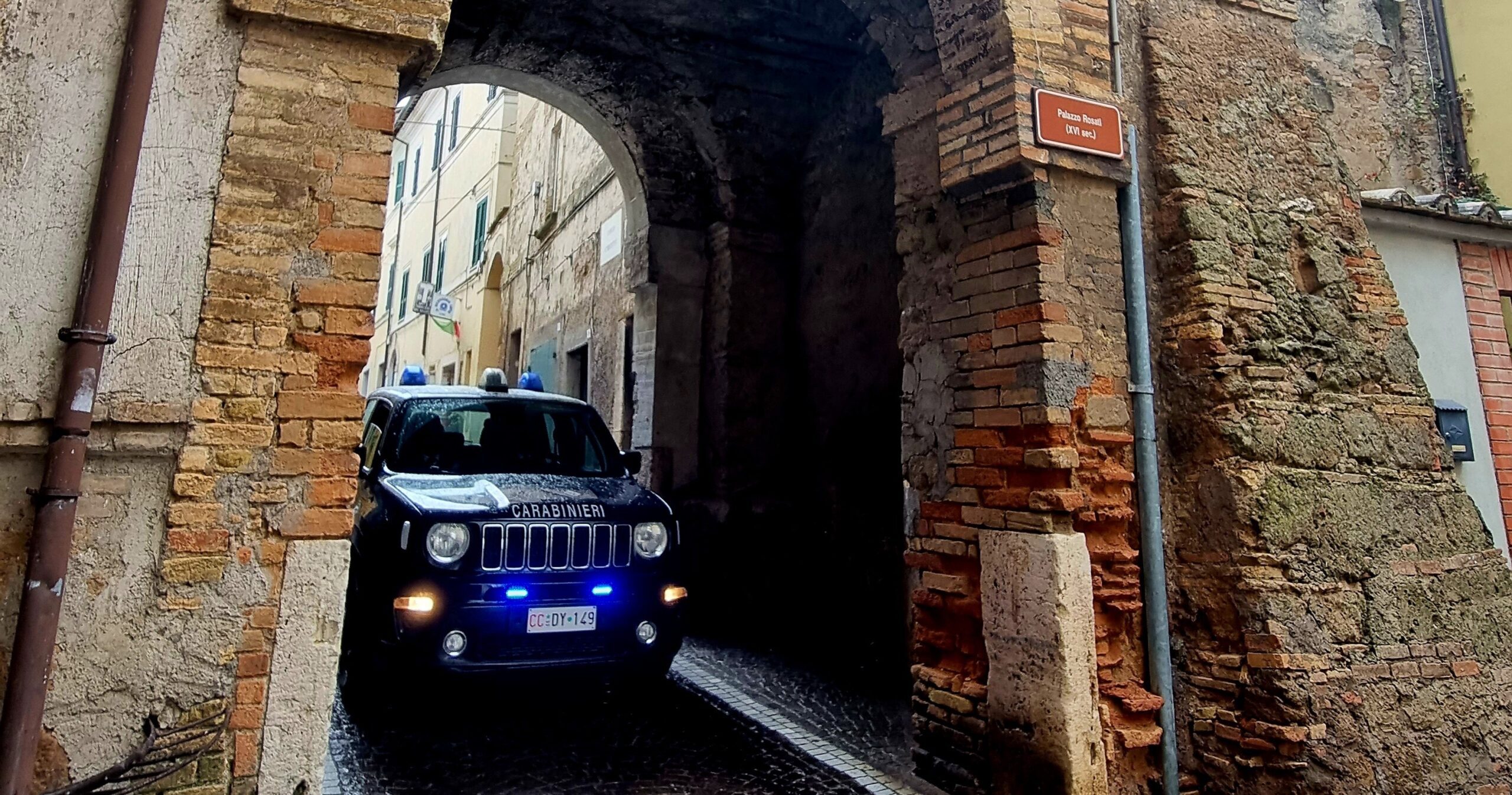 Era ai domiciliari per porto d’arma illegale: 50enne arrestato di nuovo per evasione