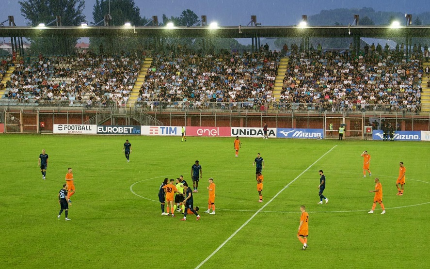 Lazio-Atromitos, vittoria sotto la pioggia e tensione in campo