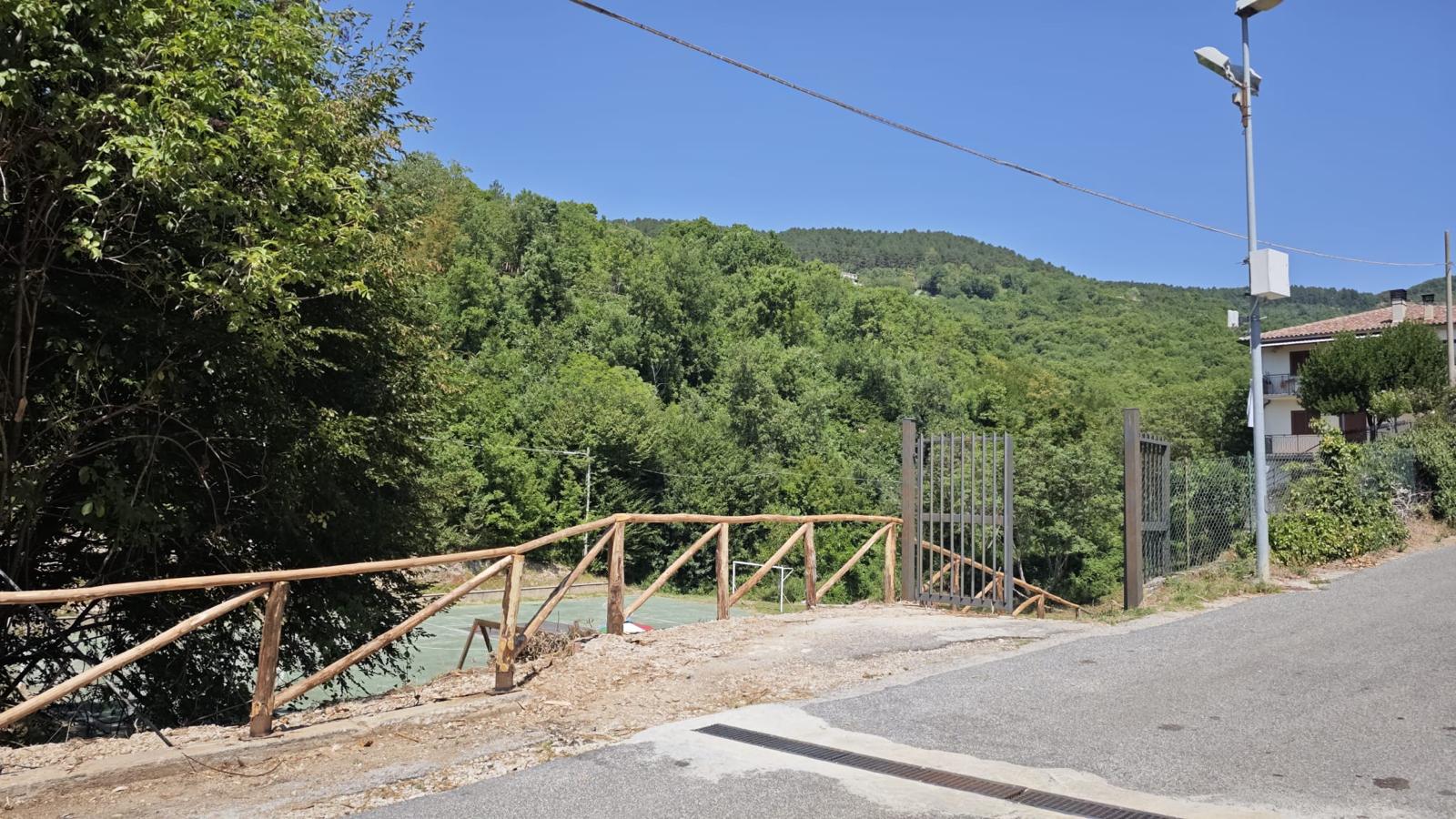 Il Circolo di Fratelli d’Italia di Cantalice restituisce alla comunità il parco giochi della frazione Santacroce
