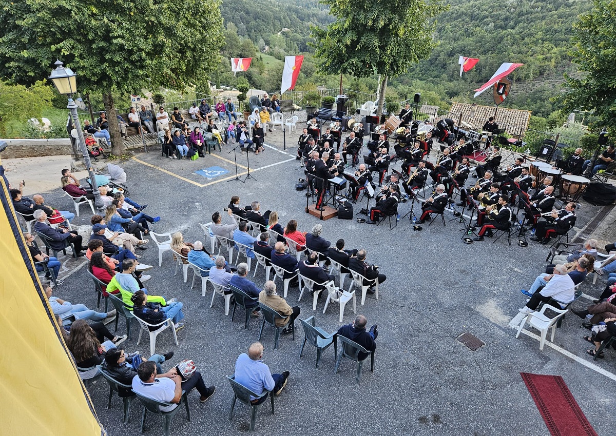 Grande successo della Fanfara dei Carabinieri di Roma ad Ornaro Alto