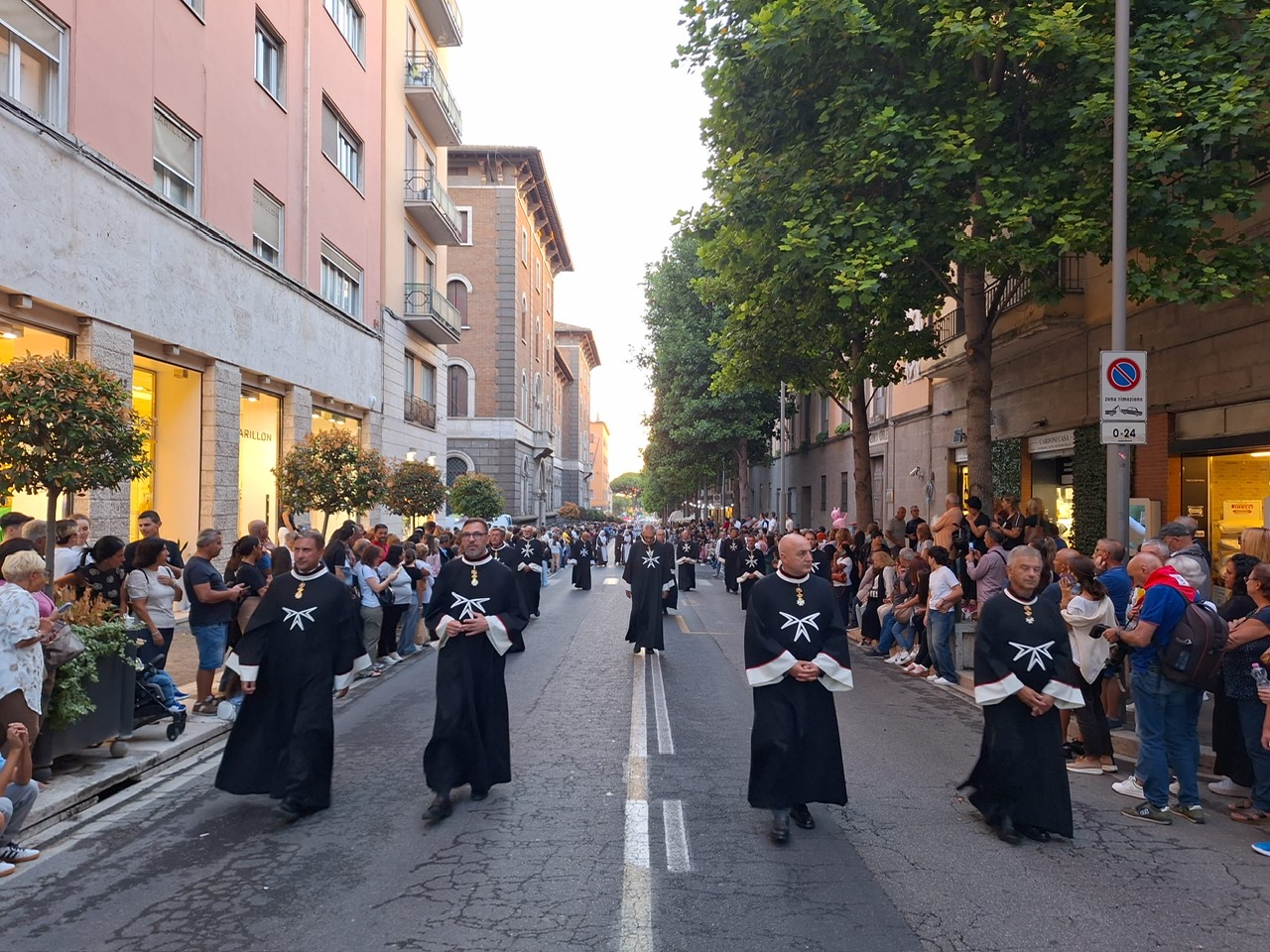 In occasione del Giubileo, l’Ordine di Malta presente alla straordinaria processione del corpo incorrotto di Santa Rosa