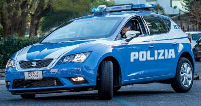 42enne denunciato per maltrattamenti e lesioni, allontanato dalla famiglia con braccialetto elettronico