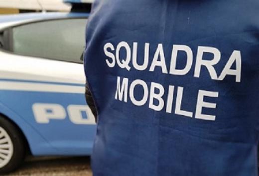 Trovato con cocaina e hashish mentre viaggia con l’auto aziendale. Arrestato un quarantenne