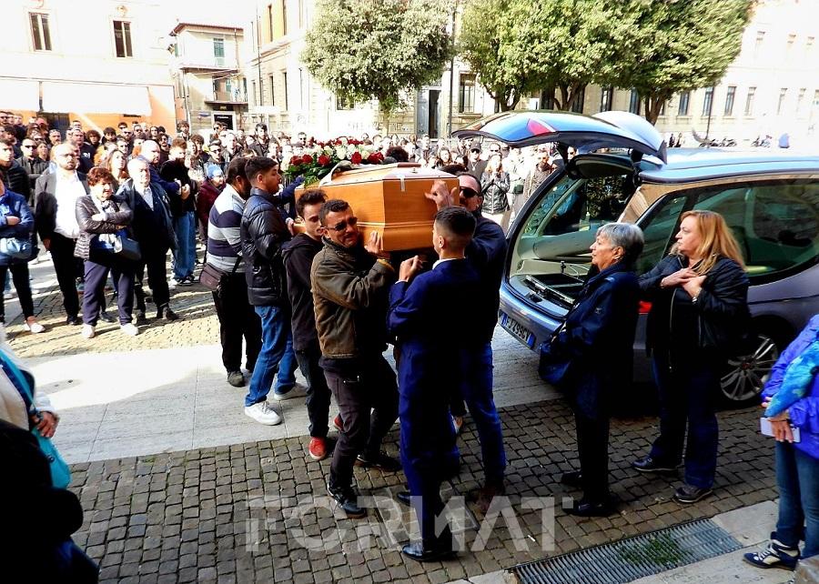 Addio a Problem: folla commossa ai funerali del rapper di Rieti amato in tutta Italia