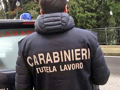 I Carabinieri individuano dei lavoratori “in nero” e accertano gravi violazioni in materia di salute e sicurezza