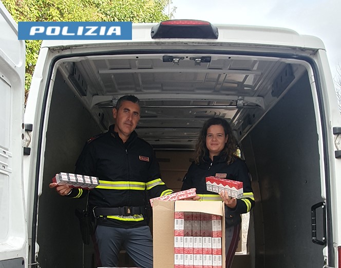Trasportava oltre un milione di sigarette di contrabbando, arrestato dalla Polizia di Stato