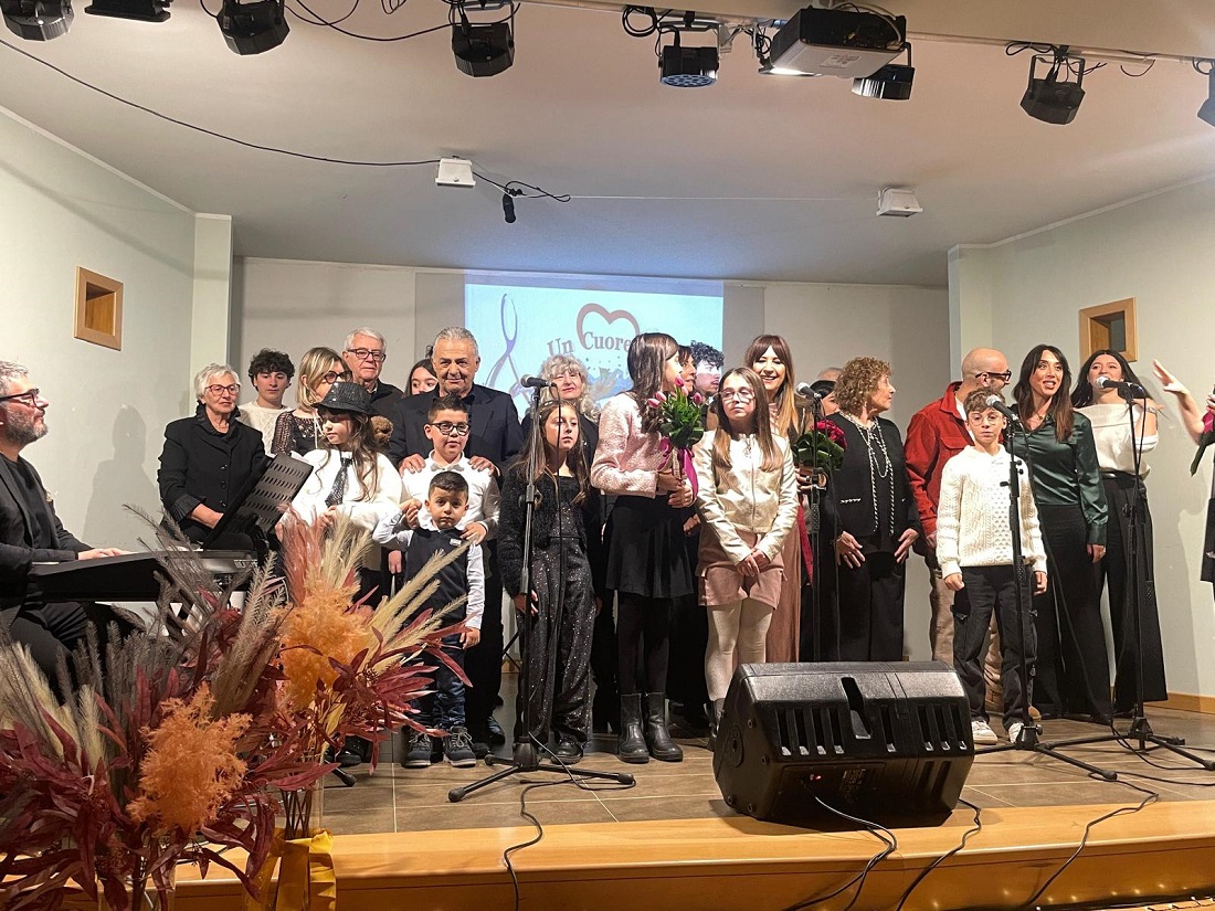 Successo per la prima edizione “Un cuore, due voci. Nonni e nipoti show”