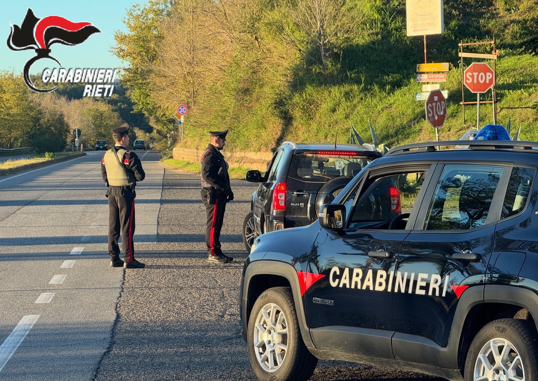 Carabinieri arrestano un latitante ricercato in tutta Europa e denunciano un secondo uomo per porto di oggetto atto a offendere
