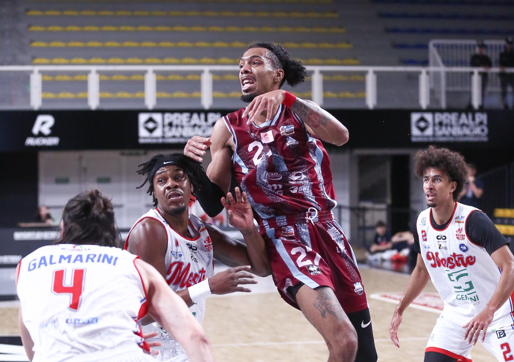 La Sebastiani vince in trasferta, Mestre battuta 94-102. Super Perry autore di 23 punti